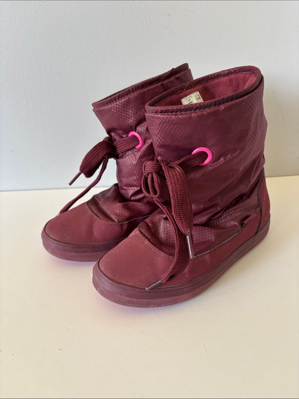 Crocs Lodgepoint Ankle Boots Burgundy Lightweight Comfort Pull On Womens Size 7
